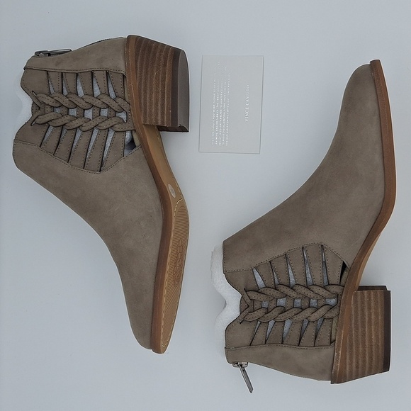 NIB VINCE CAMUTO Prestetta Bootie - Foxy True Suede, Taupe - Picture 4 of 16